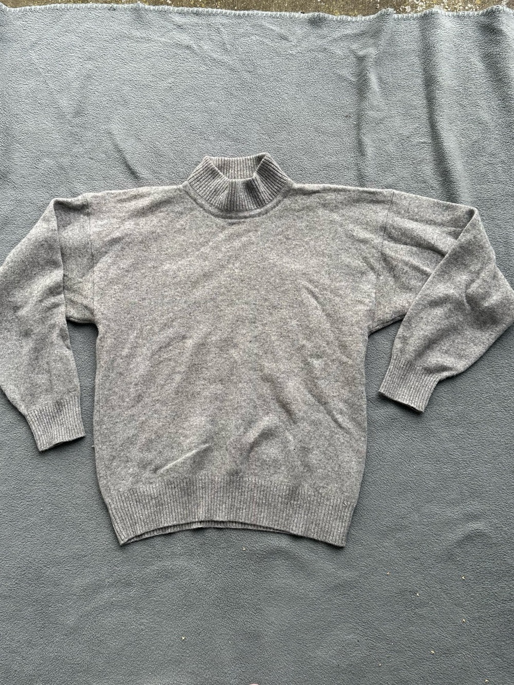 Casual Corner Light Gray 100% Cashmere Turtleneck Sweater